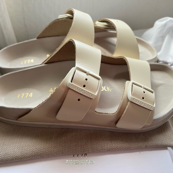 1774 Rare Birkenstock all leather (sole) Vanilla size 41 BNWT - Picture 2 of 8